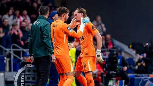 开云·体育app 中国-23岁生日前，出身门将世家的他收到了足以毁掉职业生涯的“礼物”|金斯基|热刺|图多尔|欧冠|捷克_新浪体育_新浪新闻