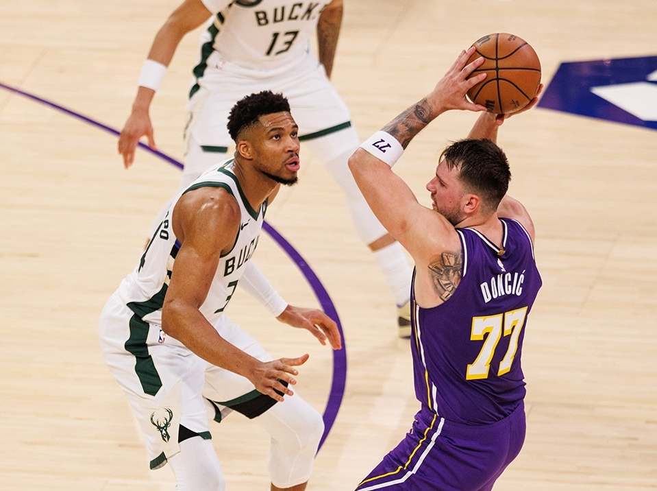 开云体育在线开云-NBA截止日汇总！字母哥留队，祖巴茨加盟步行者，湖人计划曝光